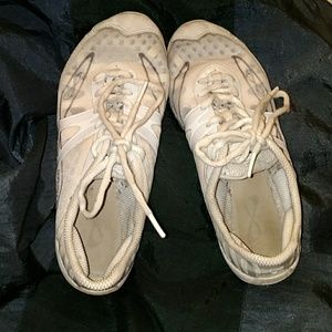 Used Nfinity Vengeance cheer shoes size 6